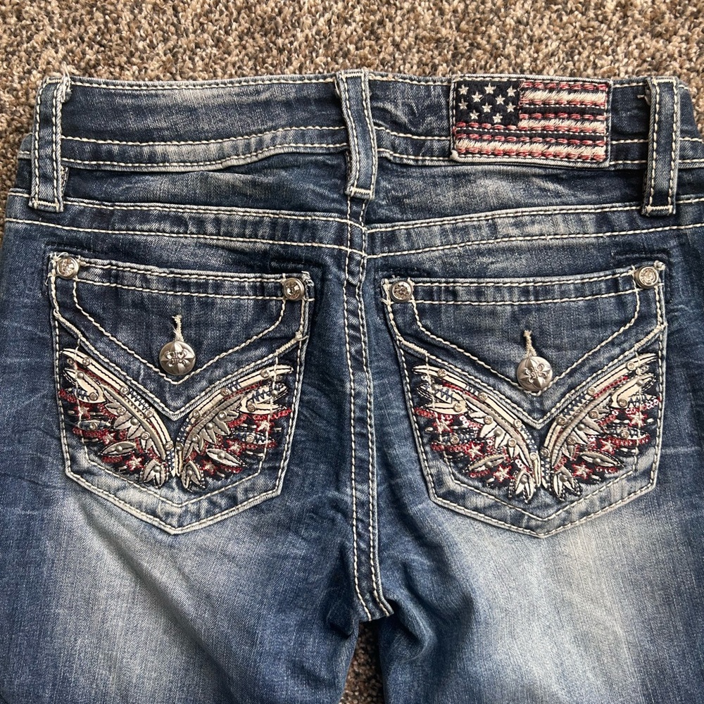 Miss Me Capri Jeans - Picture 7 of 7